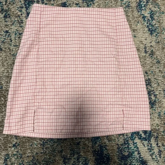 Brandy Melville Pink Plaid Mini Skirt - Picture 2 of 3